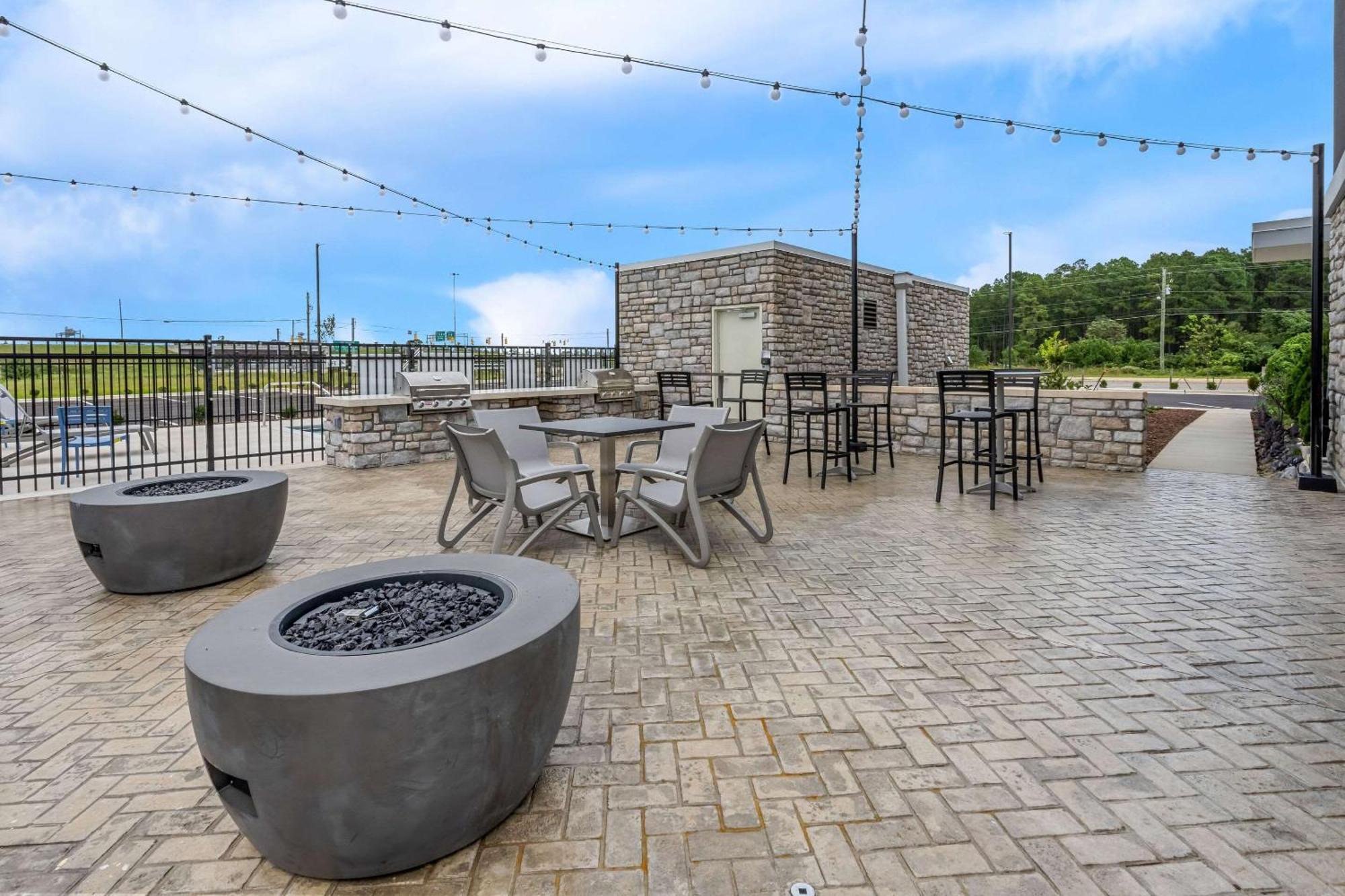 Everhome Suites Fayetteville Near Fort Bragg 外观 照片